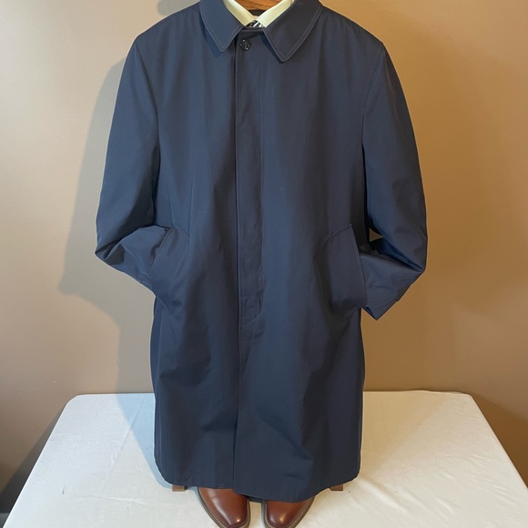 London Fog Navy blue trench coat 46R